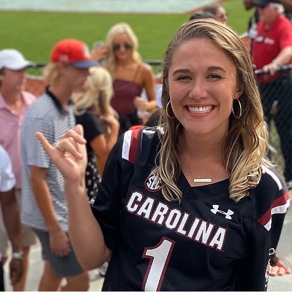 Meet your Posher, Elizabeth - Picture 2 of 2